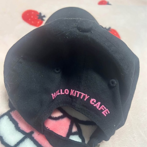 Hello Kitty Cafe Hat - Picture 2 of 2
